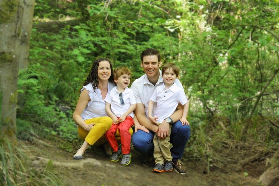 David Rodriguez, Katrina Rodriguez, y dos hijos